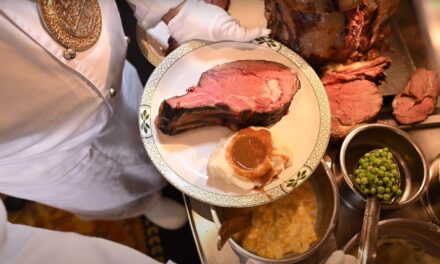 VIDEO: Dinner at Lawry’s The Prime Rib Singapore with Executive Director Juan Jimenez